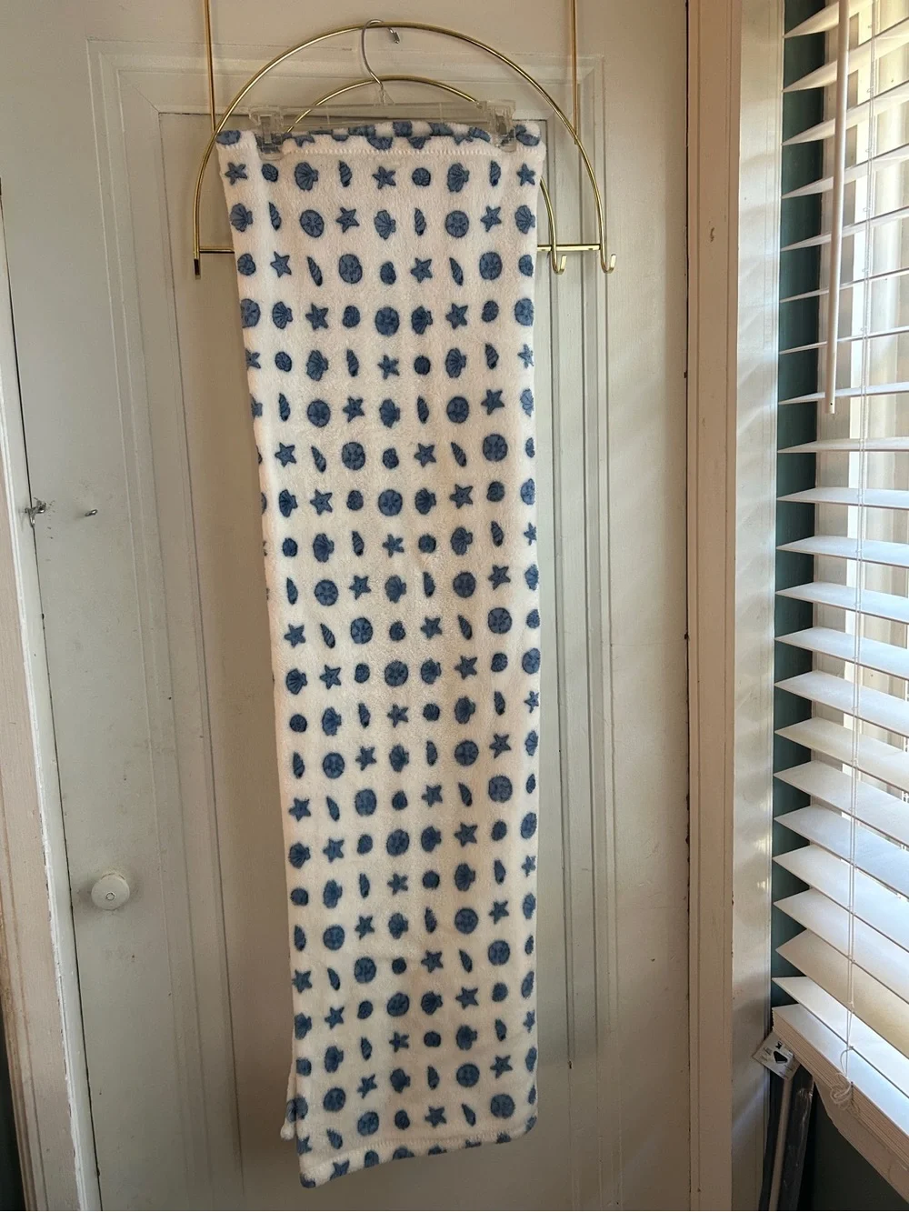 Target White and Blue Star & Shell Plush Throw Blanket